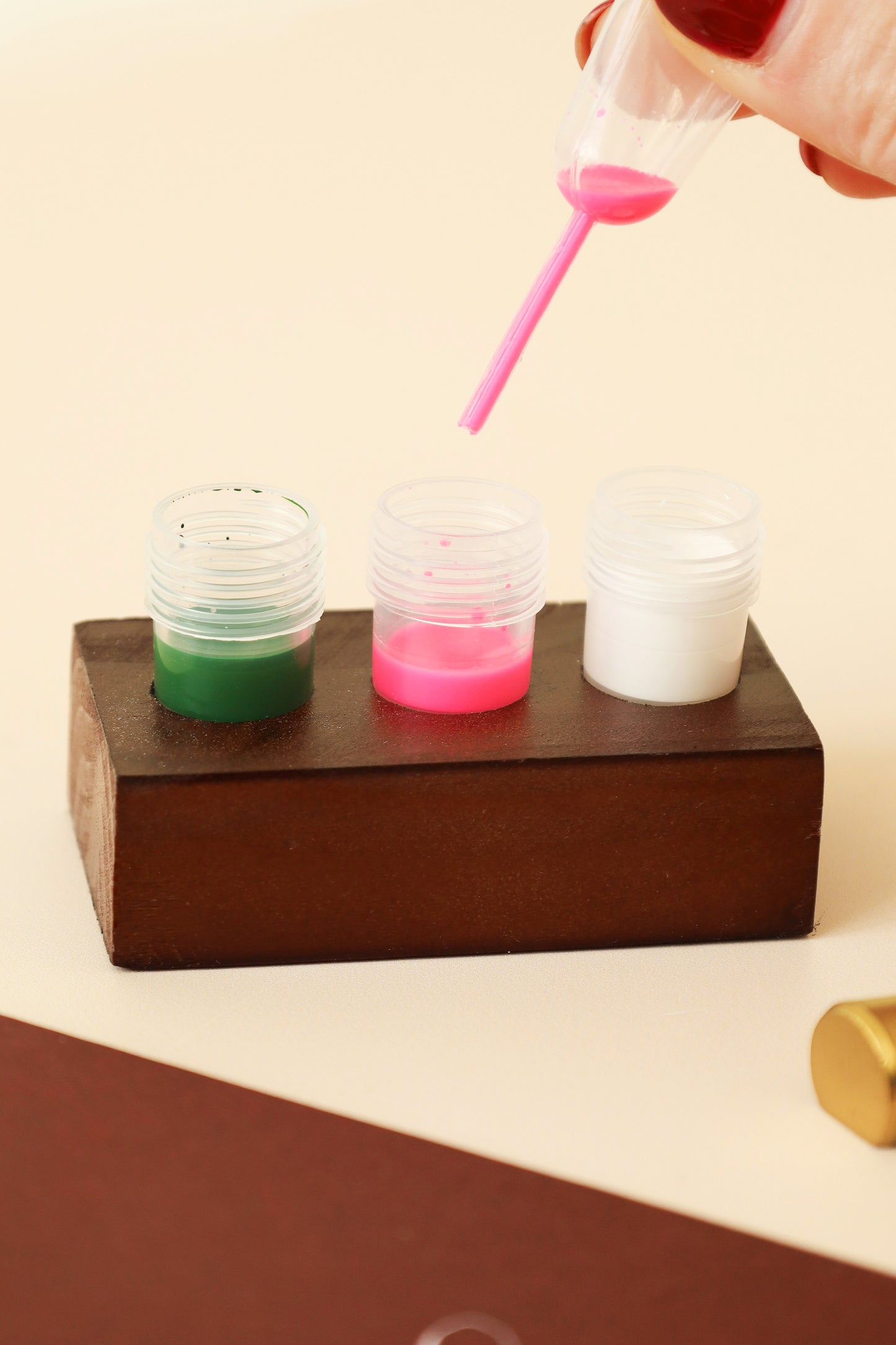 Dinky Dip Holder