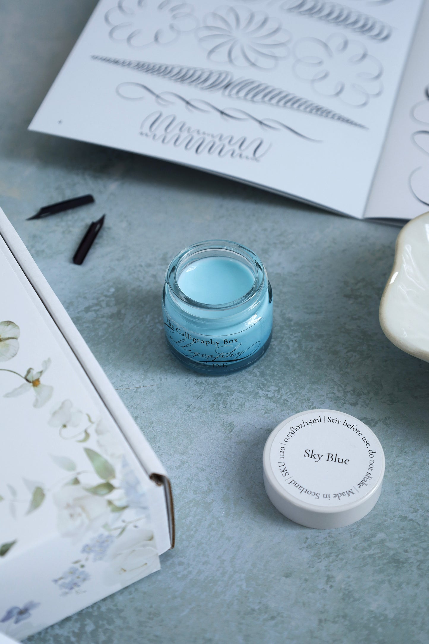 Calligraphic Drawing Box