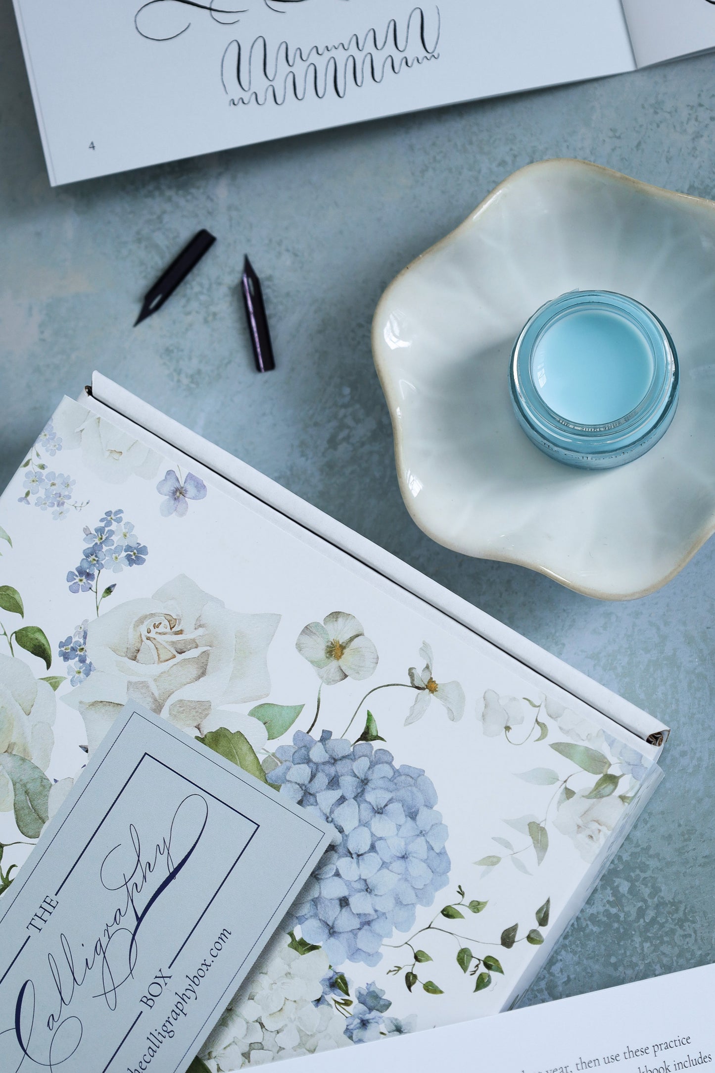 Calligraphic Drawing Box