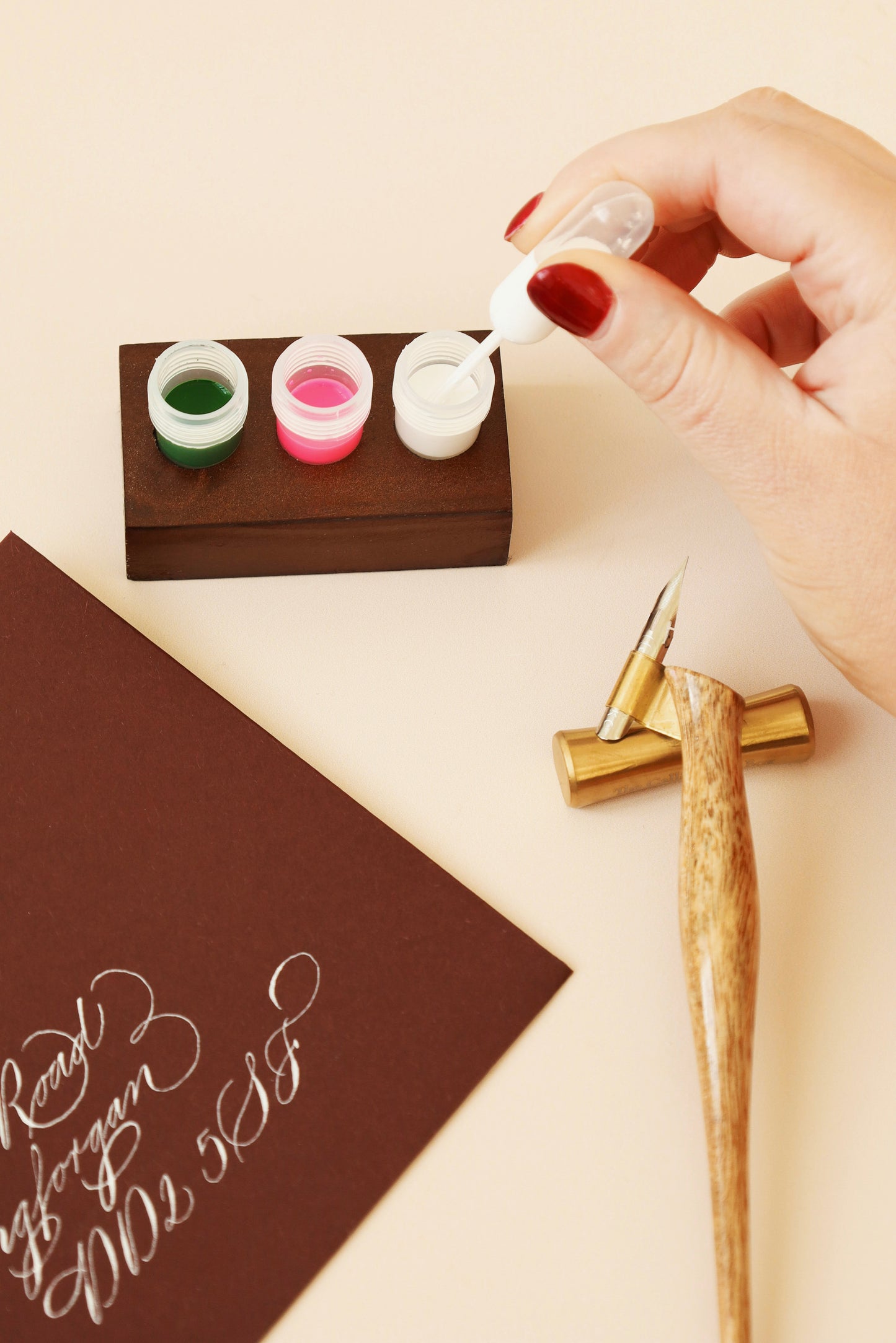 Dinky Dip Holder