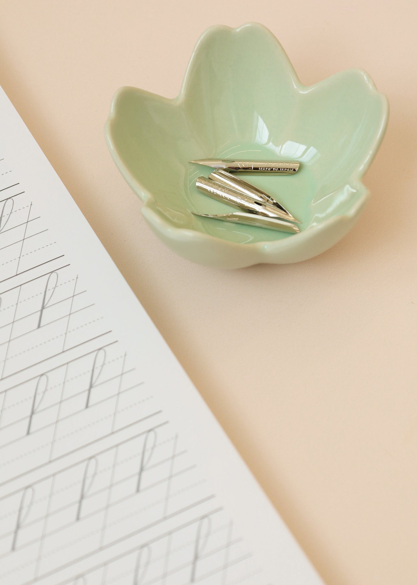 Ceramic Flower Nib Dish